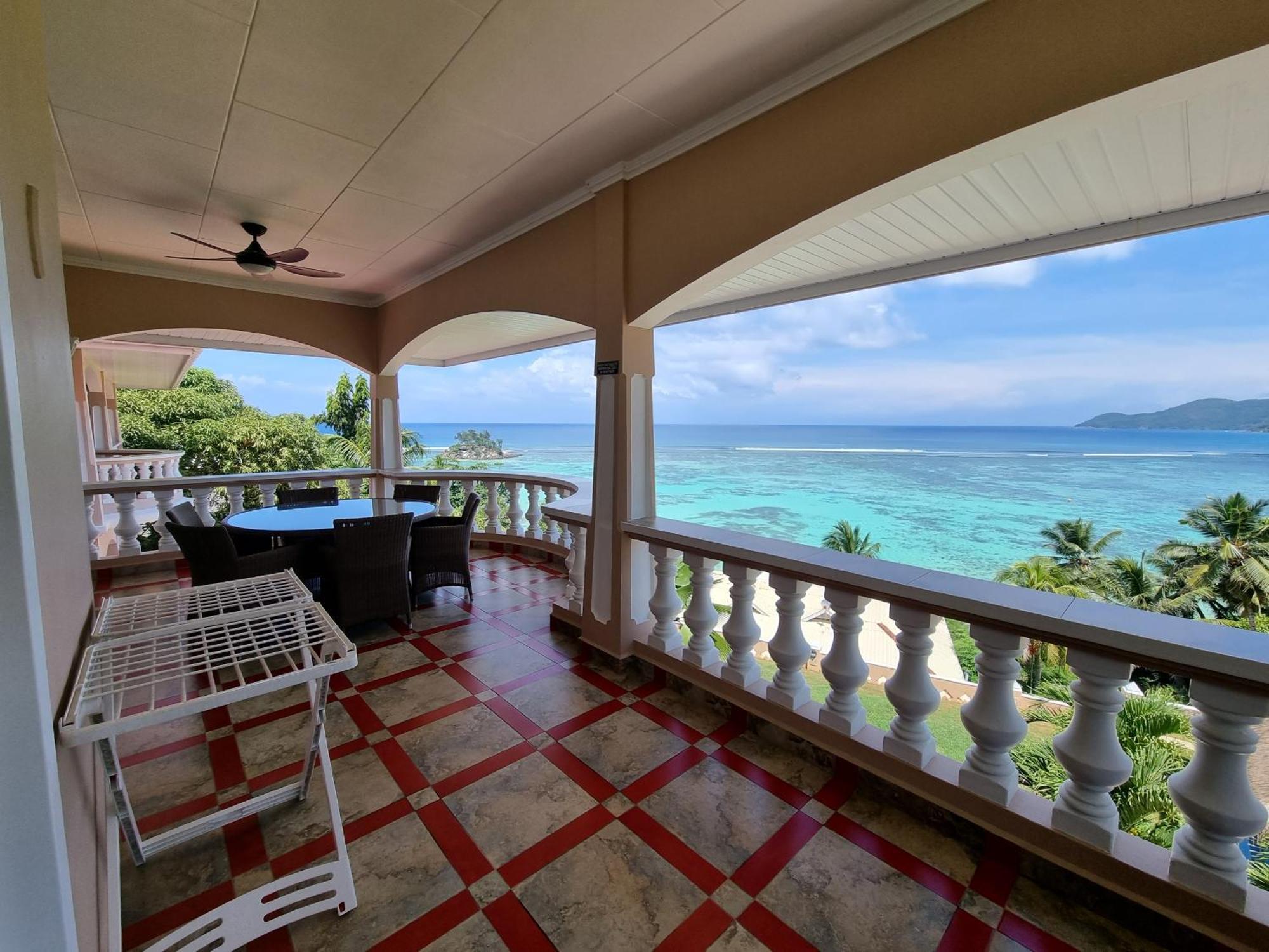 Au Fond De Mer View Anse Royale Rum bild
